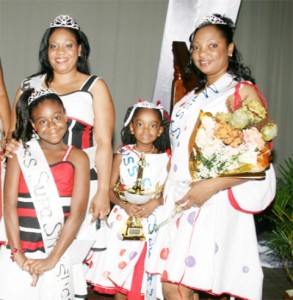 Past Mother and Daughter pageant winners