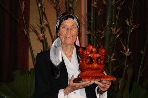 Dianne McTurk of Karanambu Trust and Eco-tourist Lodge in Guyana with her prize. Karanambu won the Caribbean Excellence in Sustainable Tourism Award. (TT’s Ministry of Tourism photos)  