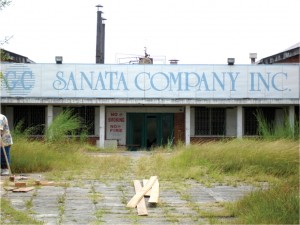 The entrance to the textile production facility of the Sanata complex at the time of privatisation