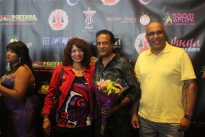 Promoter Vashti Doorga, Meena Nandalall, lead actor and director Mahadeo Shivraj and popular bhajan/ghazal singer Bash Nandalall at the Canadian premiere of ‘Brown Sugar too Bitter For Me’ Sunday evening. 