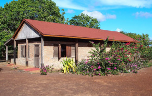 Relax at the rustic, award-wining Karanambu Lodge in the vicinity of Honey Pond