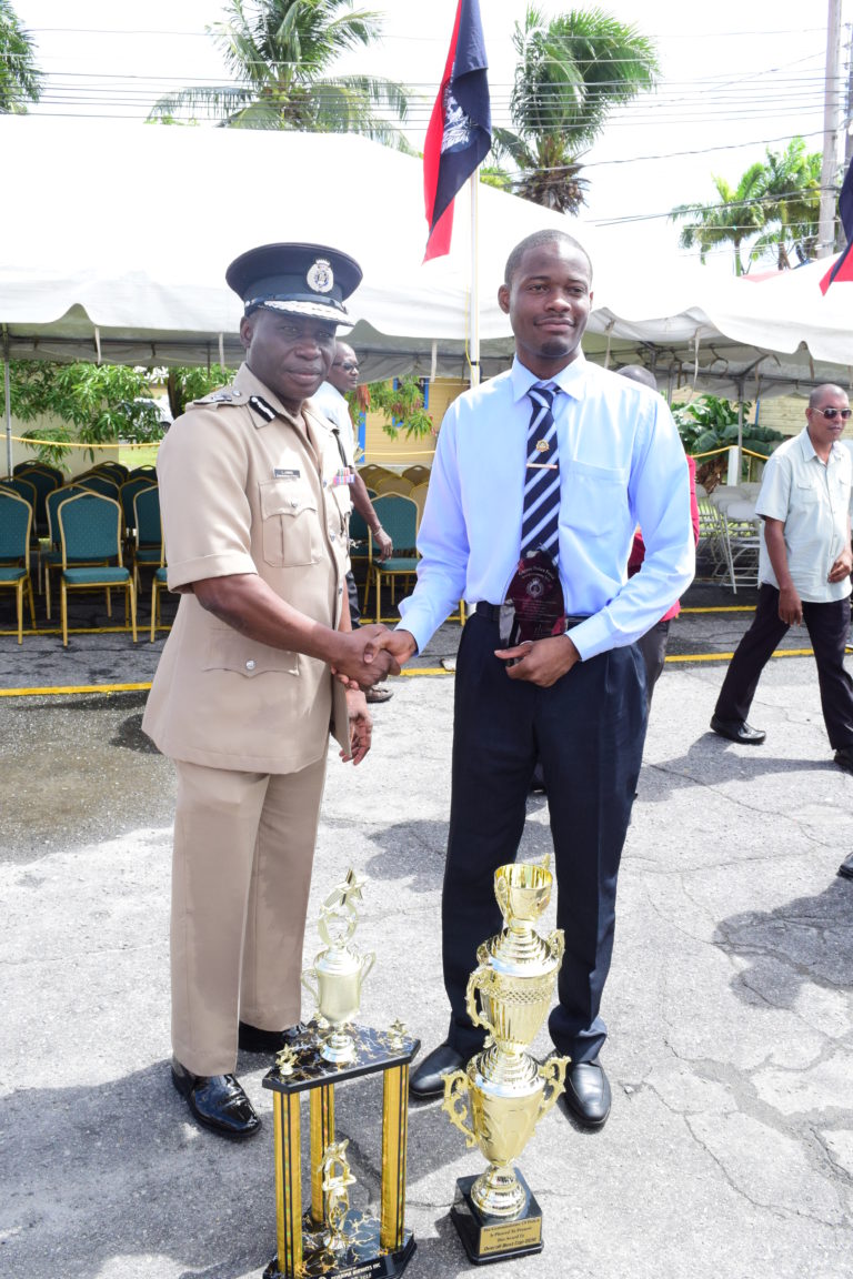 Well Done Detective Who Helped Solve 6 Murders Named Guyana’s 2018 ‘best Cop’ Guyana Times